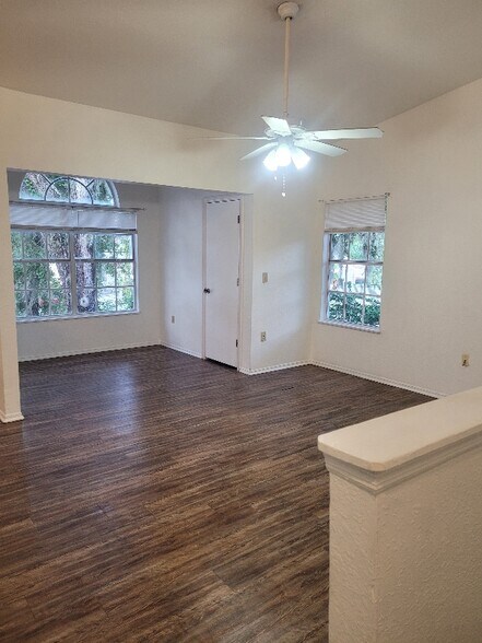 Building Photo - 1603 Columbia Arms Cir
