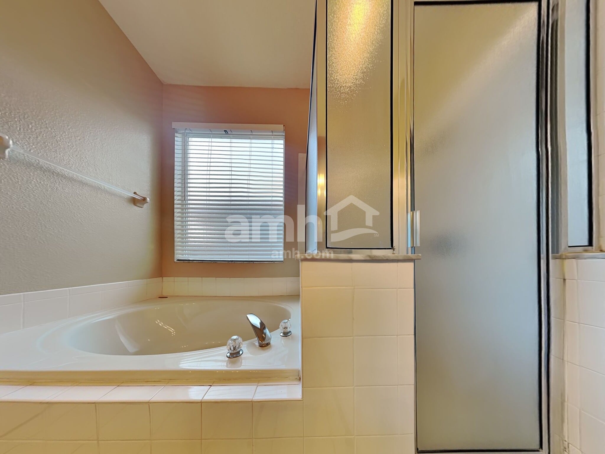 Building Photo - 1913 Sedgefield St