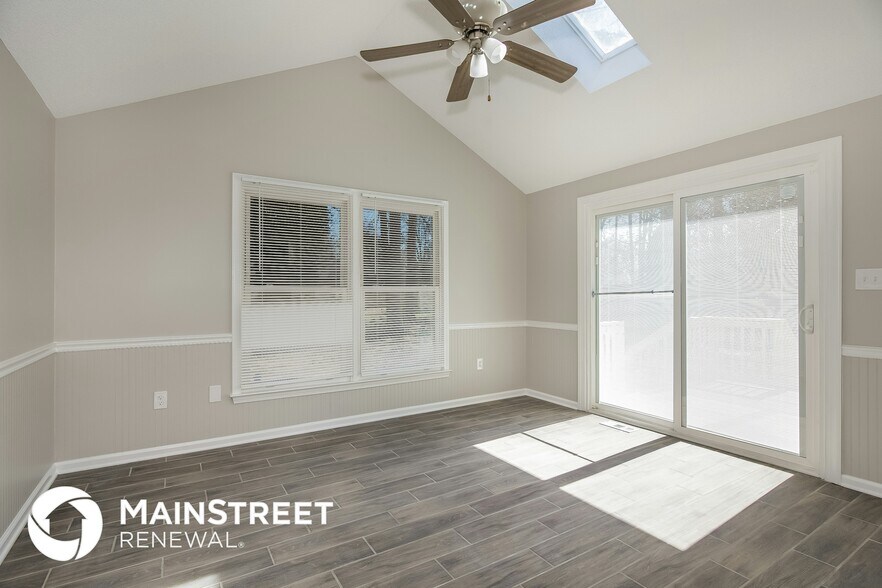 Building Photo - 124 Shade Tree Ct