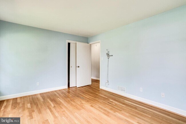 Building Photo - 5001 Ninian Ct