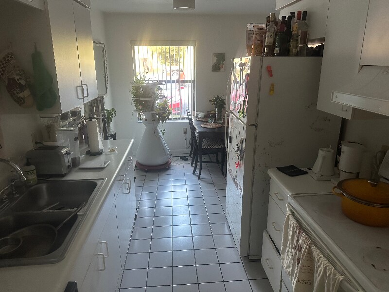 Building Photo - 3600 SW 23rd St