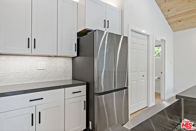 Building Photo - 23906 Darbun Dr