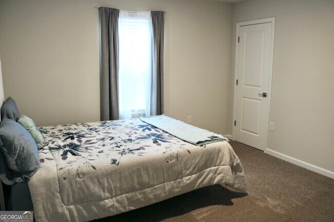 Building Photo - 204 River Meadow Dr