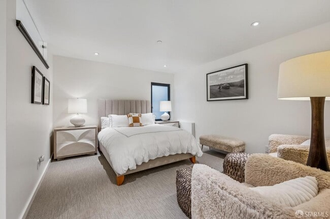 Building Photo - 312 Green St