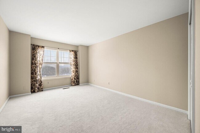 Building Photo - 120 Elizabeth Ct