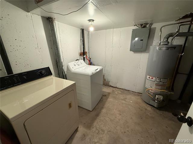 Building Photo - 14303 E Dickinson Dr