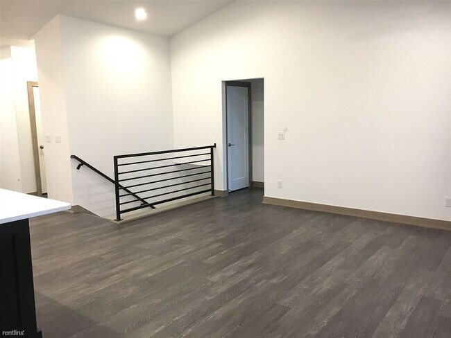 Building Photo - Spacious 4 bedroom/3 bath home with finished lower level and attached 2 car garage