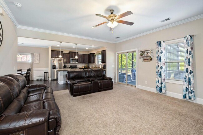 Building Photo - 575 Curlew Cir
