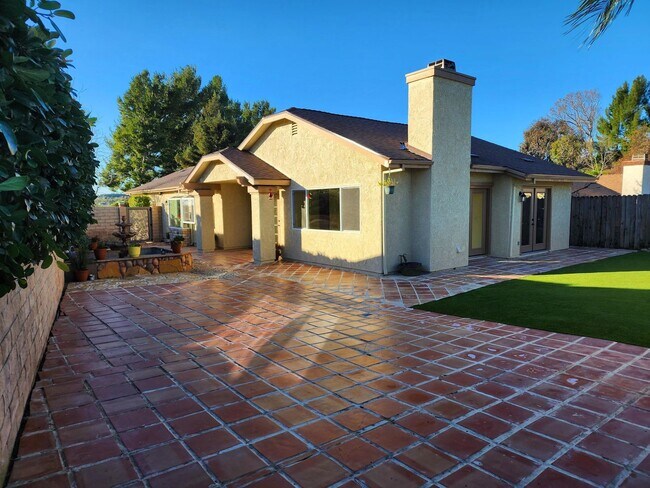 Building Photo - Elevated Living with Sunset Views