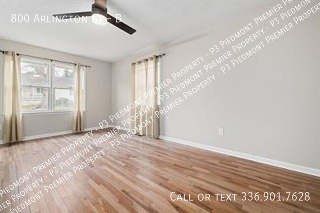 Building Photo - Fully Renovated Apartment near UNCG- 2 bed...