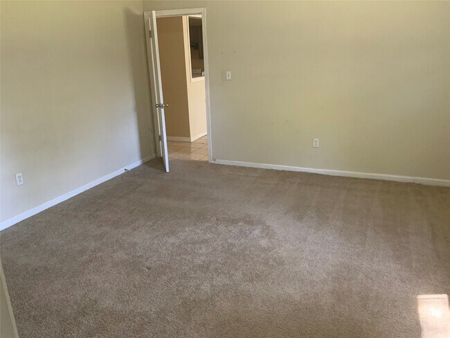 Building Photo - 4906 Monteith Dr