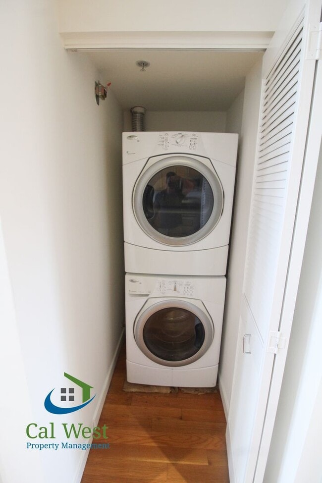 Building Photo - $2,995 - 350 N. Second Street, # 325-2 Bed...