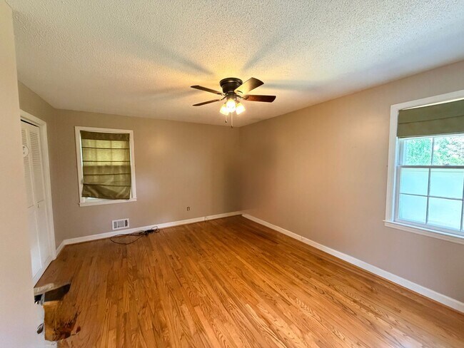 Building Photo - 839 Malibu Dr