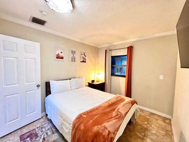 Building Photo - 7825 Miramar Pkwy