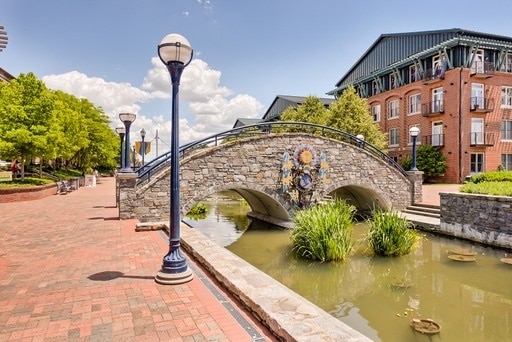 Building Photo - 104 W 3rd St