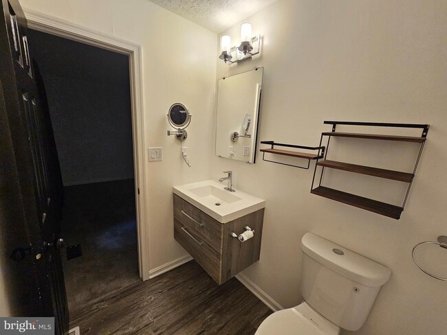 Building Photo - 730 Ox Bow Ln
