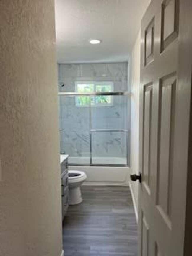 Building Photo - Excellent 3 bed 2 Bath Home