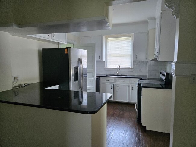 Building Photo - 4 Bedroom 2 bath Home For Rent - Heart of Florence