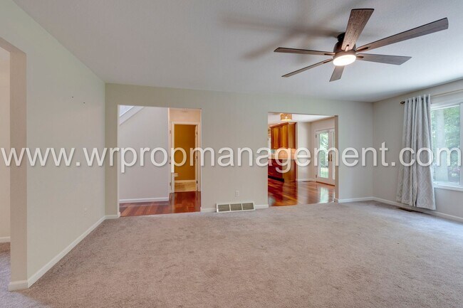 Building Photo - 4 Bed 3 Bath Home in Lambertville