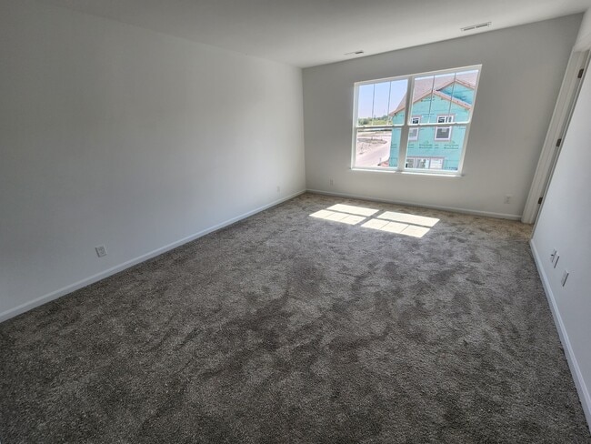 Building Photo - 1033 Atterberg Rd