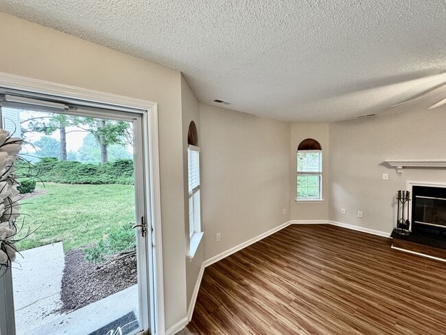 Building Photo - 2-Bedroom Condo Ready NOW! 2 Primary Suite...