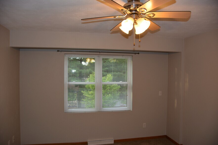 Building Photo - 325 Cordy Lane