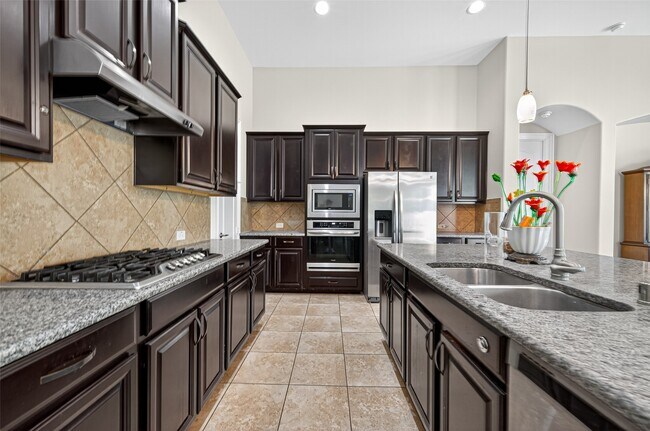 Building Photo - 15802 Pine Cone Ln