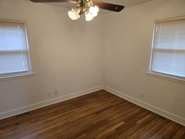 Building Photo - 1403 NE 75th St