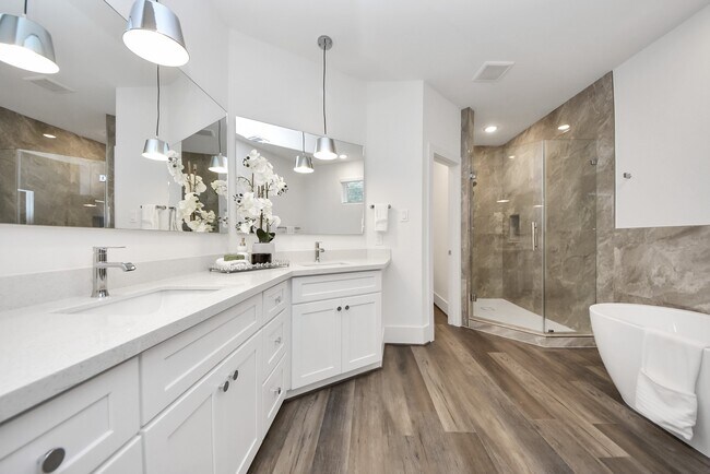 Building Photo - 7502 B Carver Rd