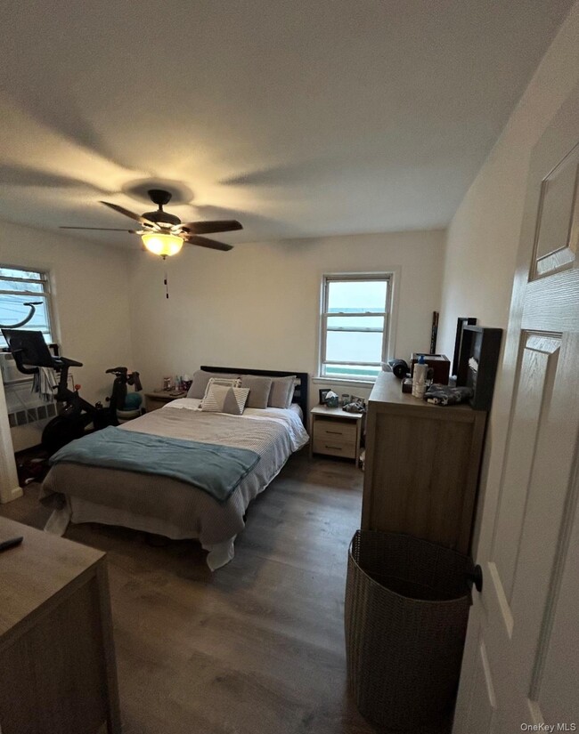 Building Photo - 555 W Broadway