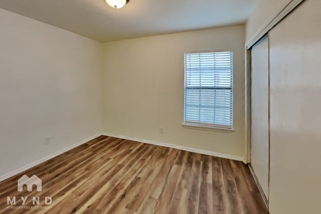 Building Photo - 6708 Oriole Ct