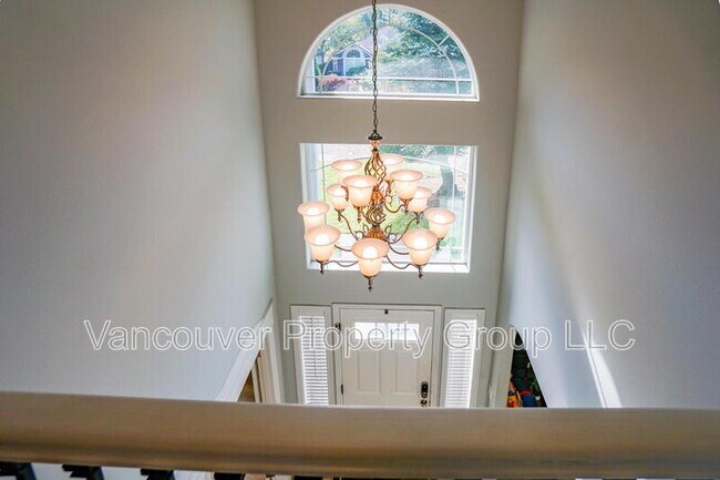 Building Photo - 4404 NE 98th Cir