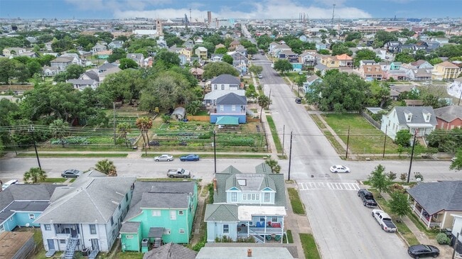 Building Photo - 3301 Ave N Ursuline St