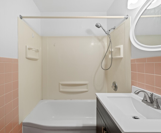 Building Photo - 11 S Church St