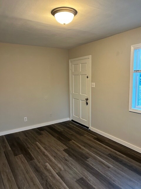 Building Photo - 1095 Hutton St