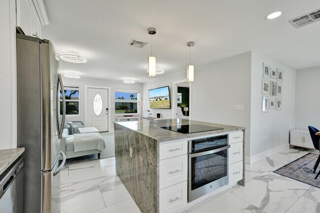 Building Photo - 9446 Birmingham Dr