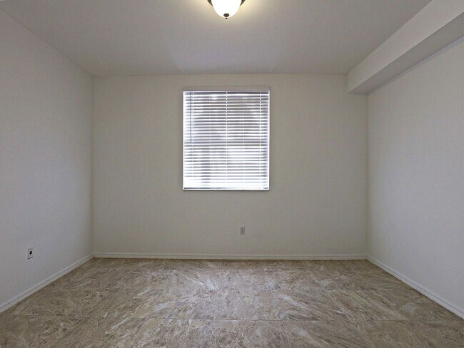 Building Photo - Bellamar 15385-411