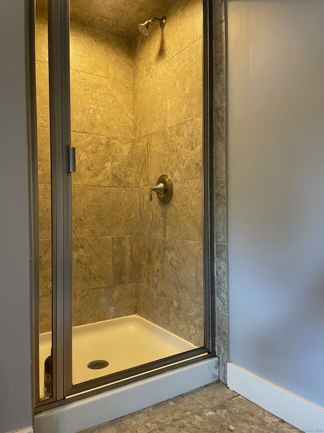 Building Photo - 809 Edgewood Ave