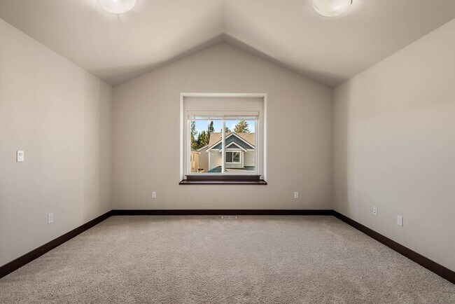 Building Photo - Modern Bothell Home in Kingsbury Community