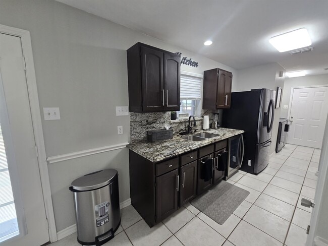 Building Photo - 9819 Sweetwind Dr