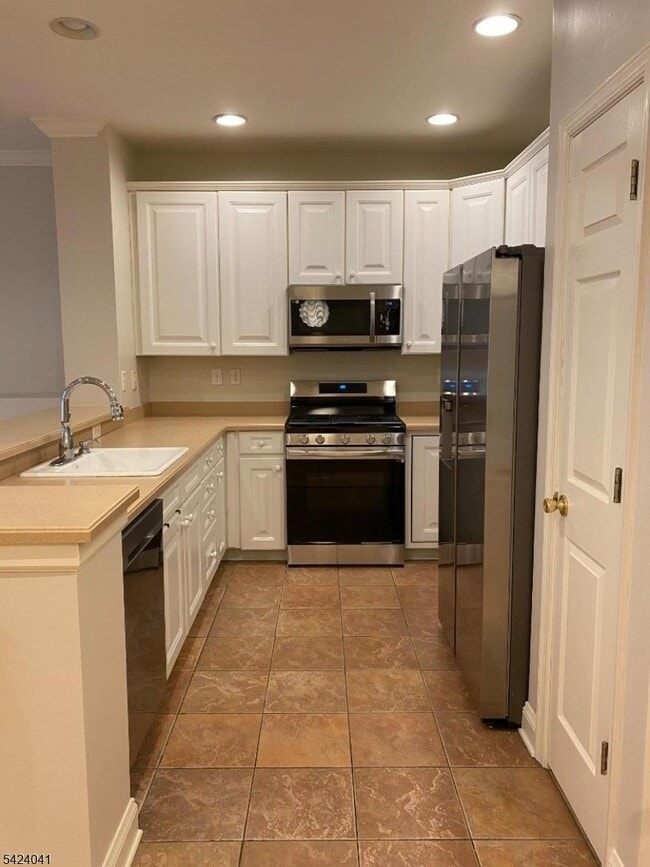 Building Photo - 258 Riverwalk Way