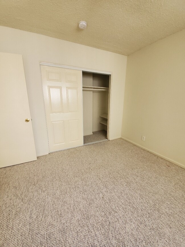 Building Photo - 4477 Colbath Ave