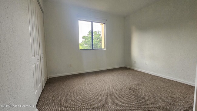 Building Photo - 2101 Forest Knoll Dr NE