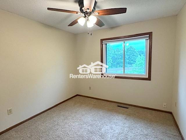 Building Photo - 7020 Meadow Ct