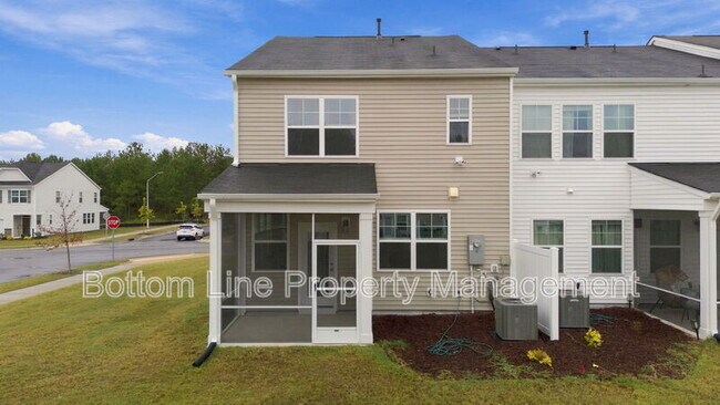 Building Photo - 5000 Arkose Dr