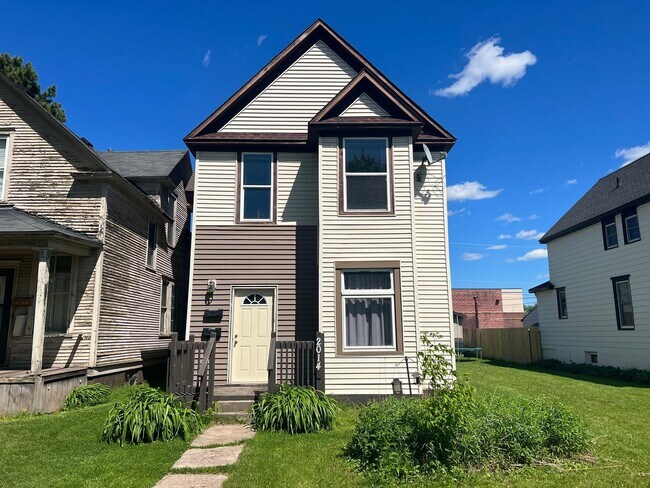 Building Photo - 2014 Banks Ave