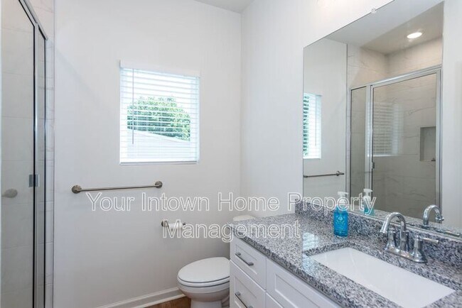 Building Photo - 2800 Mango Cir NW