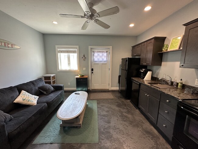 Building Photo - 25 K St