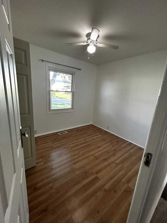 Building Photo - 344 Emery Ave