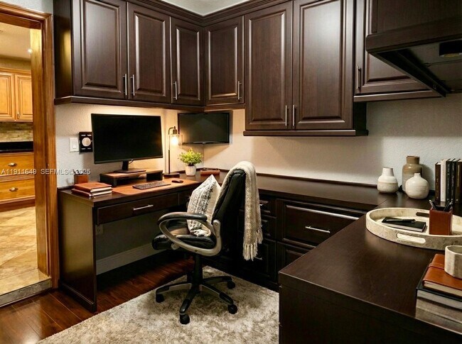 Building Photo - 6905 SW 148th Ct